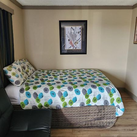 Alahart Motel Доусън Крийк Екстериор снимка