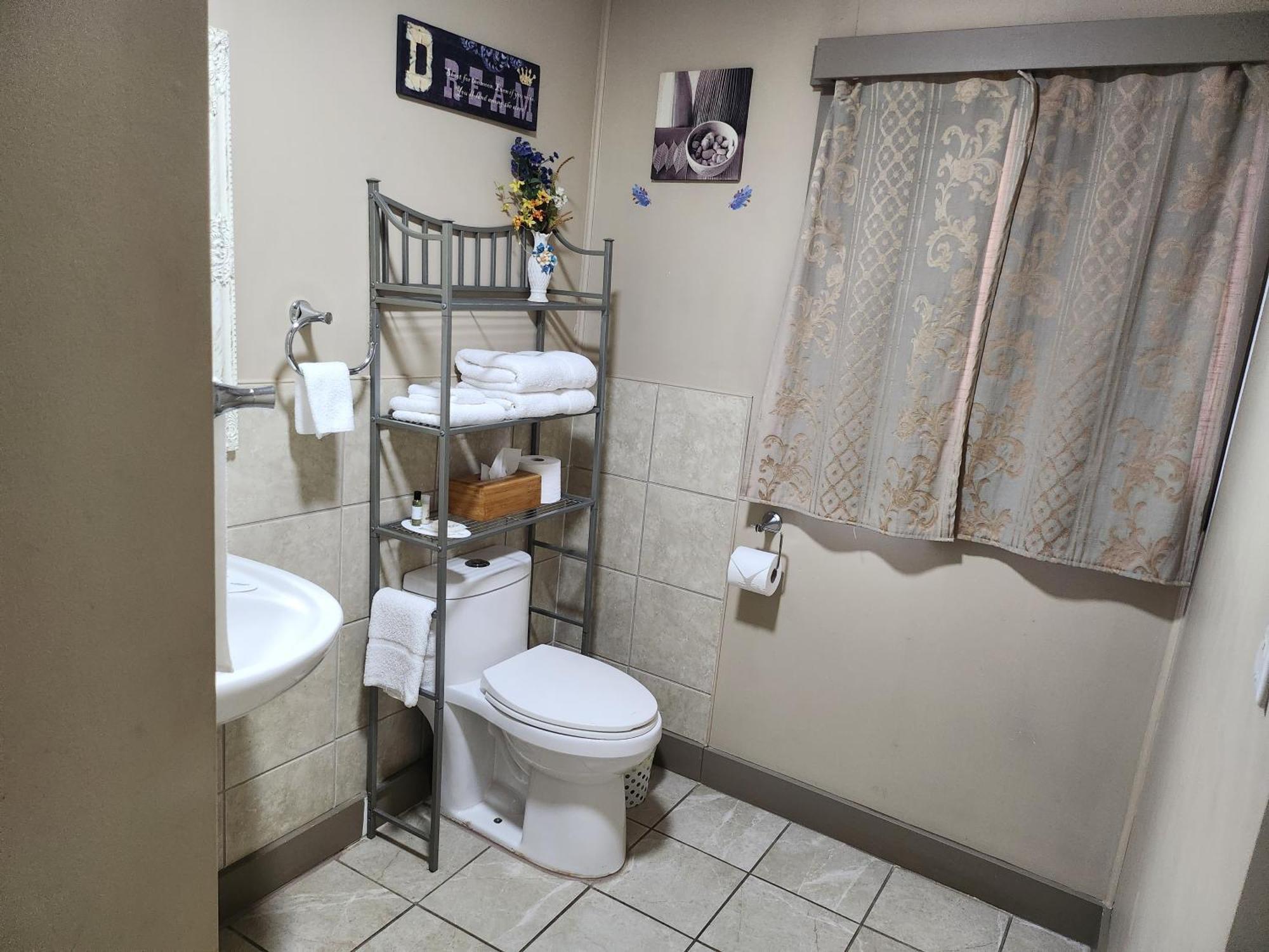 Alahart Motel Доусън Крийк Екстериор снимка